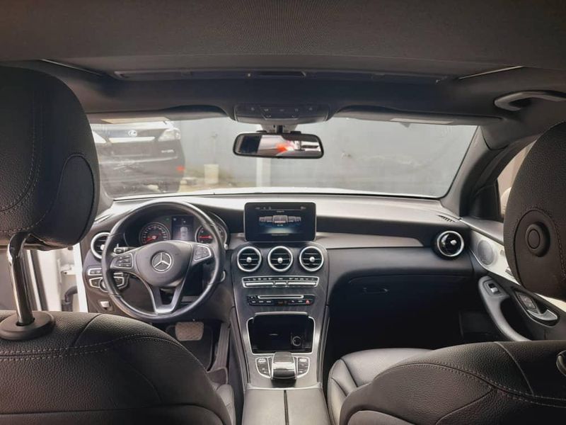 Thumbnail 8 of 2019 Mercedes-Benz GLC-Class